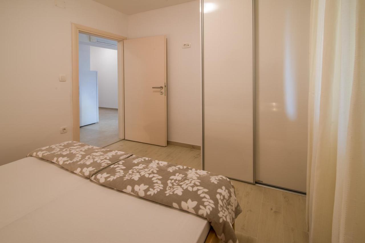 Apartments Bogdanic Krk I Krk Town Exterior photo