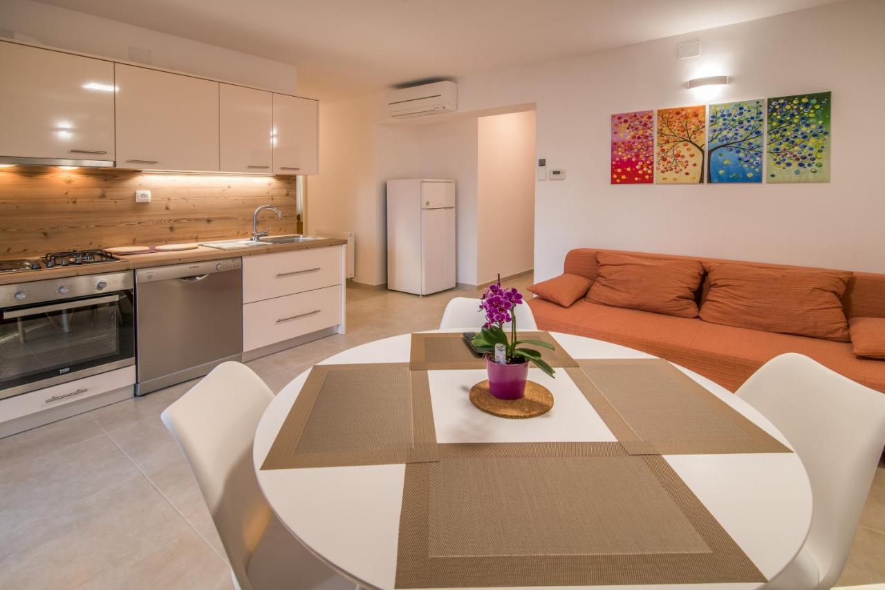 Apartments Bogdanic Krk I Krk Town Exterior photo