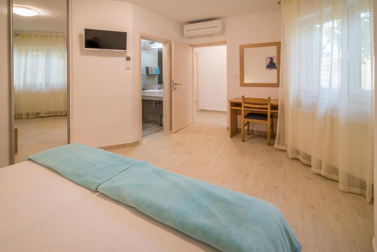 Apartments Bogdanic Krk I Krk Town Exterior photo